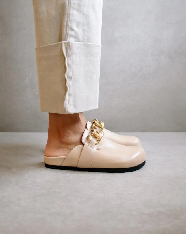 ALOHAS Clogs Fireplace Chain 8211 Beige Leather Clogs 8211 Women
