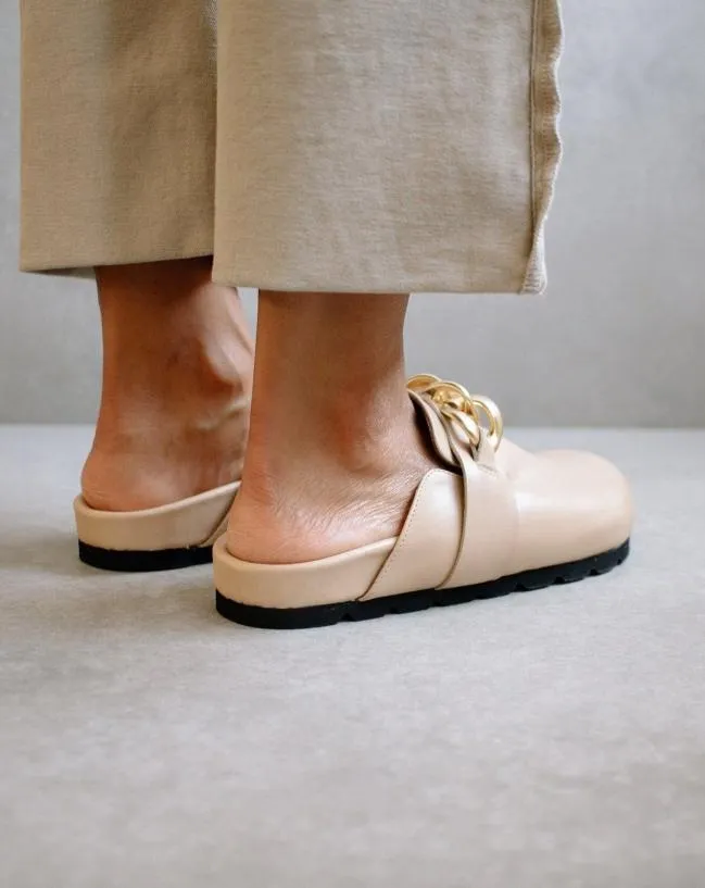 ALOHAS Clogs Fireplace Chain 8211 Beige Leather Clogs 8211 Women