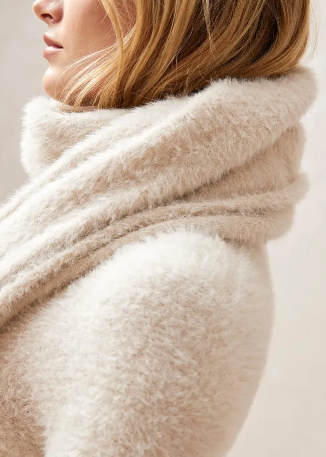 ALOHAS Knitwear Suave 8211 Ecru Knitted Scarf 8211 Women