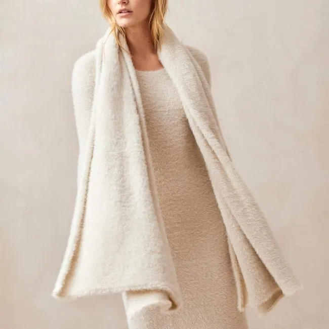 ALOHAS Knitwear Suave 8211 Ecru Knitted Scarf 8211 Women