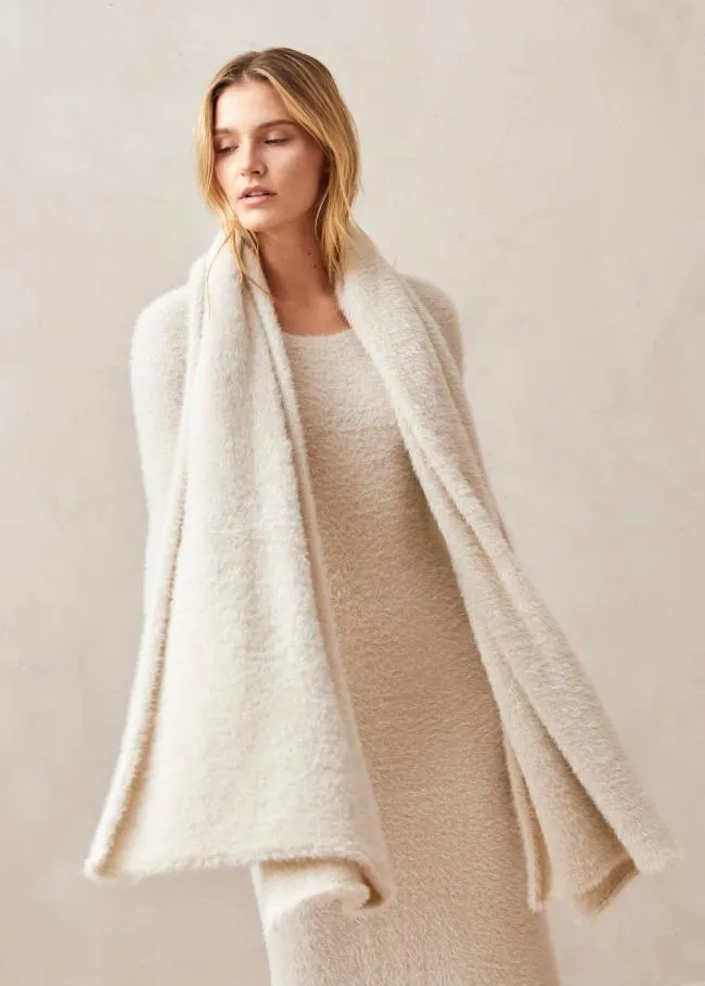 ALOHAS Knitwear Suave 8211 Ecru Knitted Scarf 8211 Women