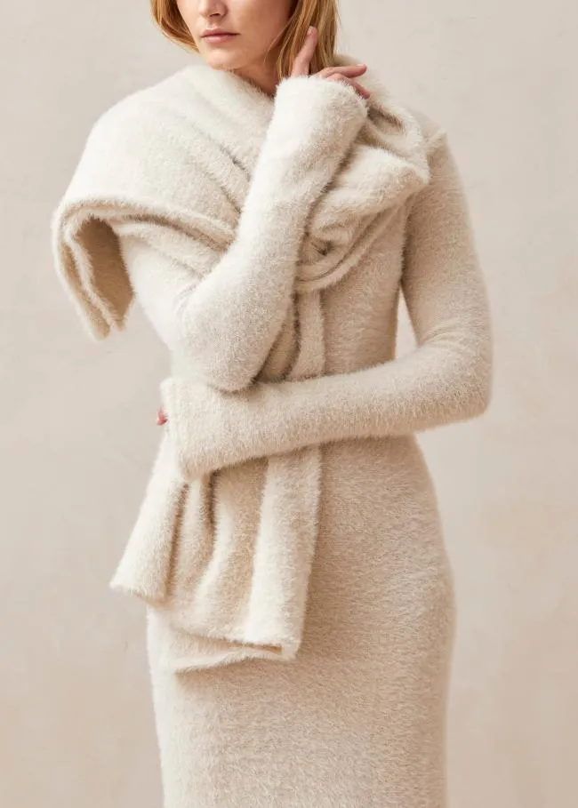 ALOHAS Knitwear Suave 8211 Ecru Knitted Scarf 8211 Women