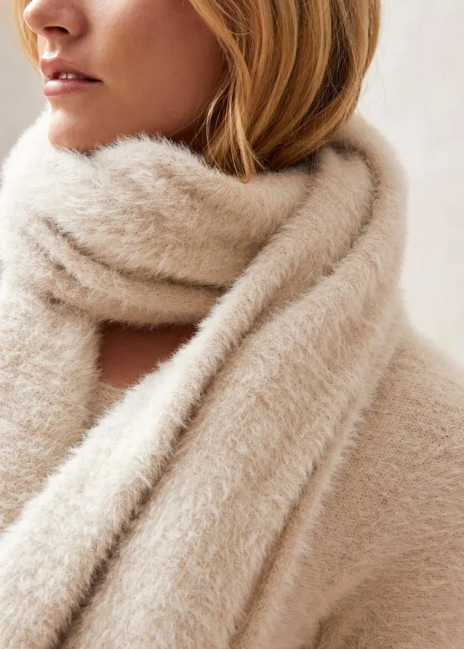 ALOHAS Knitwear Suave 8211 Ecru Knitted Scarf 8211 Women