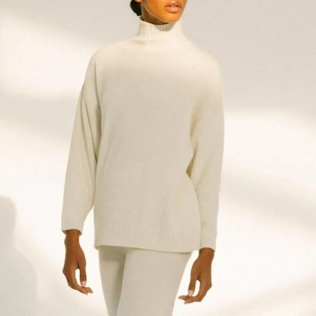 ALOHAS Sweaters and Cardigans Passenger 8211 White Knit Top 8211 Women