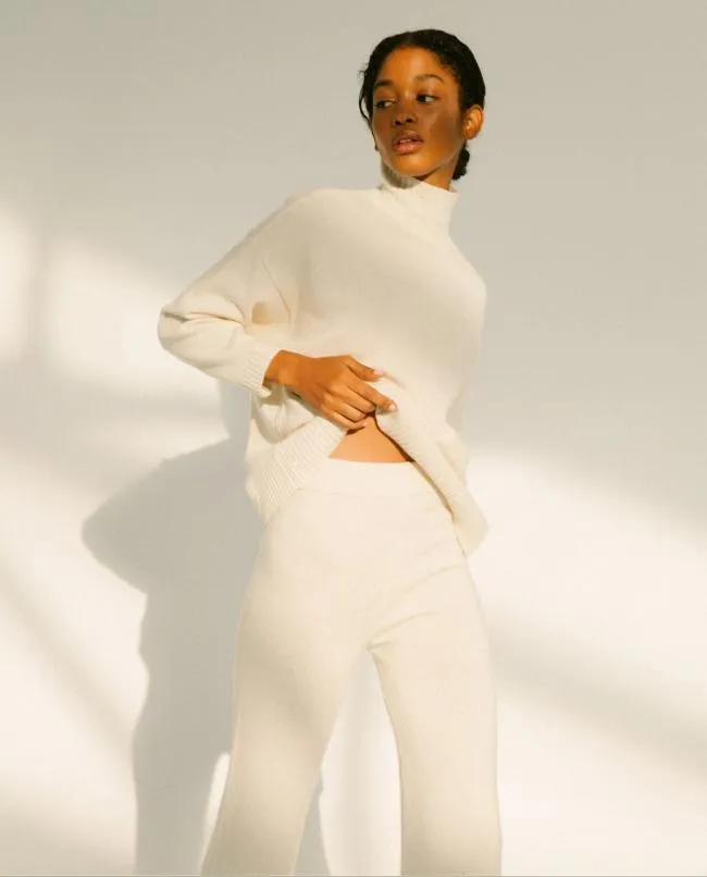 ALOHAS Sweaters and Cardigans Passenger 8211 White Knit Top 8211 Women