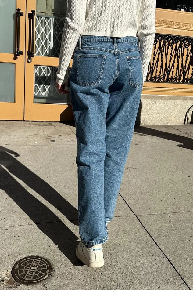 Brandy Melville Bottoms Eliana Medium Wash Jeans Medium Wash Denim 8211 Women