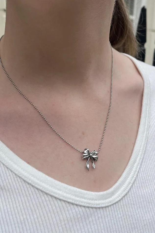 Brandy Melville Jewelry Bow Necklace Silver 8211 Women