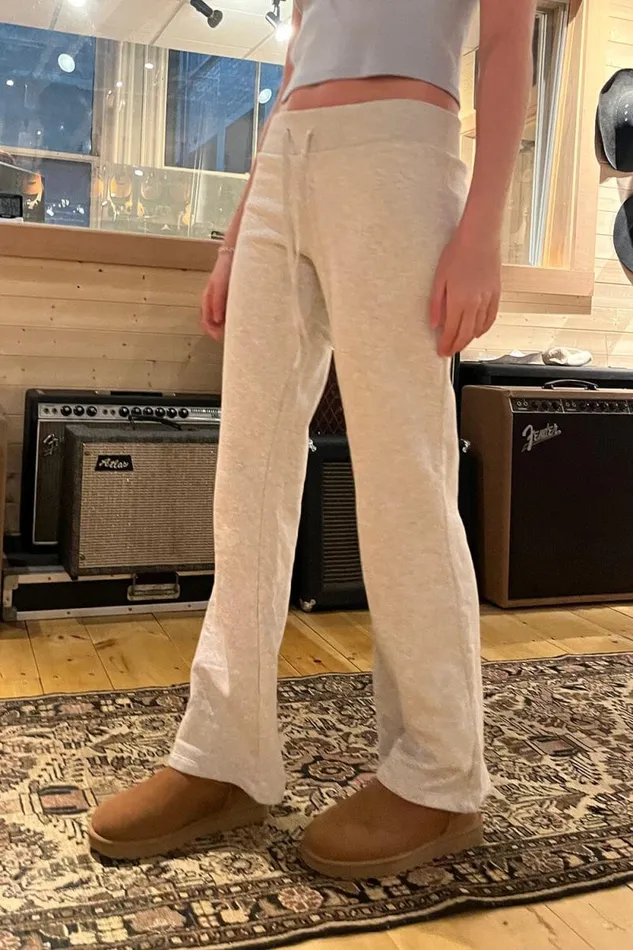 Brandy Melville Sweatpants and Sweatshirts Hillary Soft Yoga Pants Light Heather Grey 8211 Women Brandy Melville Sweatpants and Sweatshirts Hillary Soft Yoga Pants Light Heather Grey 8211 Women