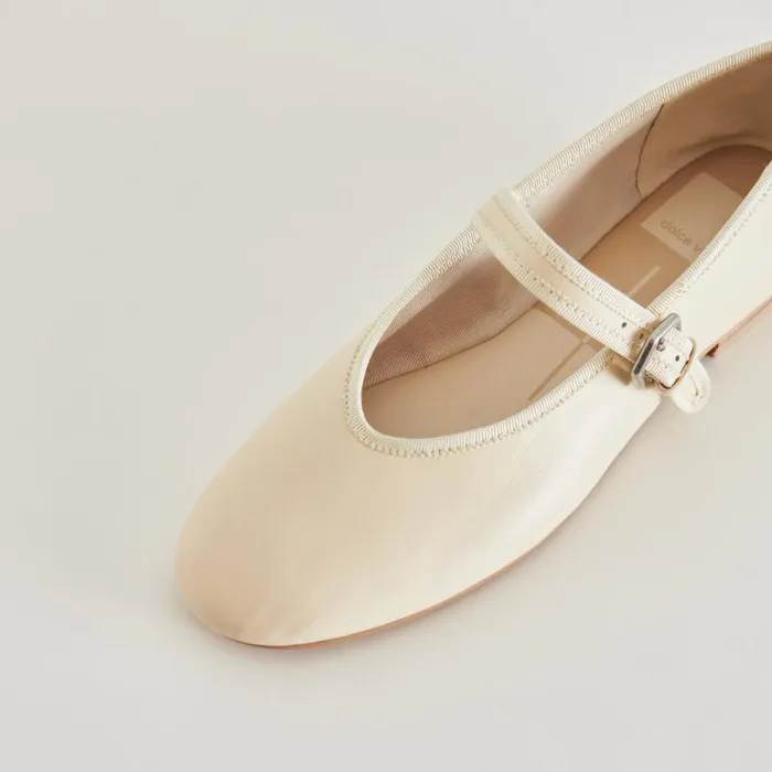 Dolce Vita Roslyn Ballet Flats Creme Leather Women Flats and Loafers