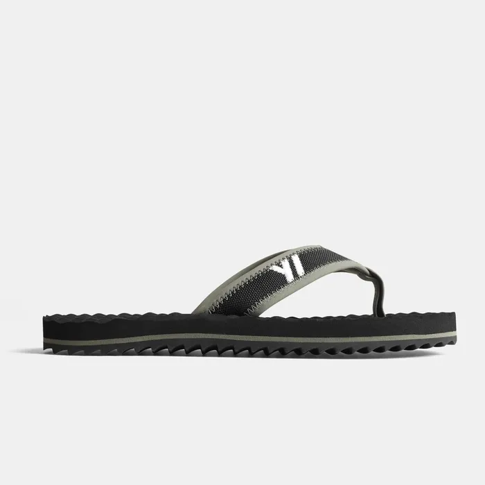 James Perse Kids Footwear YOSEMITE Sport Flip Flop Kids Blackgrey 8211 MenWomen