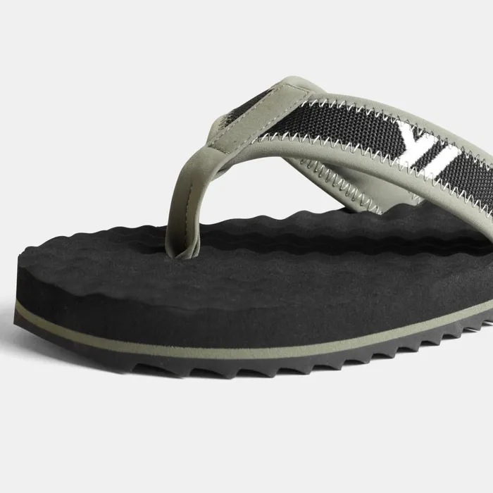James Perse Kids Footwear YOSEMITE Sport Flip Flop Kids Blackgrey 8211 MenWomen
