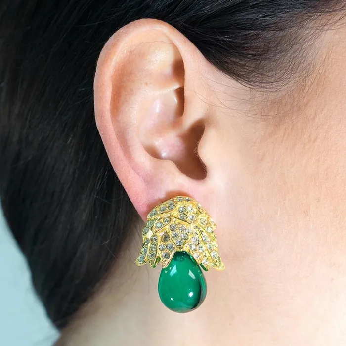 Kenneth Jay Lane Dark Color Gem Earrings Women Jackie Kennedy Emerald Bud Clip Earrings Kenneth Jay Lane Dark Color Gem Earrings Women Jackie Kennedy Emerald Bud Clip Earrings