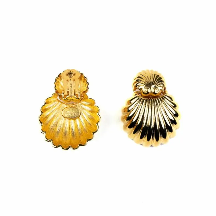 Kenneth Jay Lane Metallic Finish Earrings Women Gold Seashell Clip Earrings Kenneth Jay Lane Metallic Finish Earrings Women Gold Seashell Clip Earrings