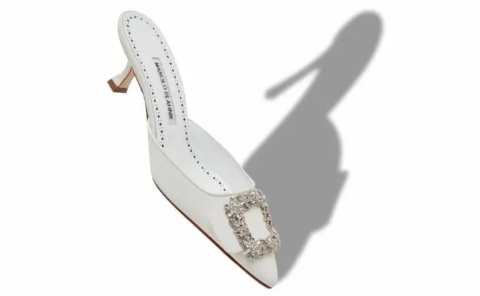 Mules Women Manolo Blahnik MAYSALE BRIDAL White Crepe De Chine Jewel Buckle Mules Mules Women Manolo Blahnik MAYSALE BRIDAL White Crepe De Chine Jewel Buckle Mules