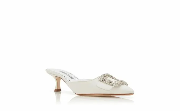Mules Women Manolo Blahnik MAYSALE BRIDAL White Crepe De Chine Jewel Buckle Mules Mules Women Manolo Blahnik MAYSALE BRIDAL White Crepe De Chine Jewel Buckle Mules