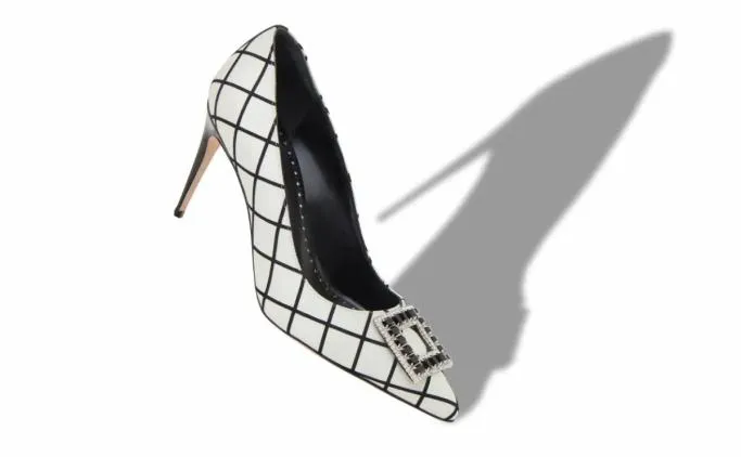 Pumps Women Manolo Blahnik LATEXAMonochrome Satin Embellished Buckle Pumps
