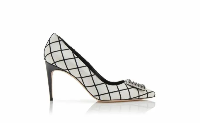 Pumps Women Manolo Blahnik LATEXAMonochrome Satin Embellished Buckle Pumps Pumps Women Manolo Blahnik LATEXAMonochrome Satin Embellished Buckle Pumps
