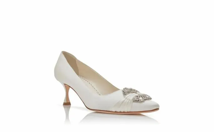 Pumps Women Manolo Blahnik MAIDAPUMPCream Satin Embellished Buckle Pumps Pumps Women Manolo Blahnik MAIDAPUMPCream Satin Embellished Buckle Pumps