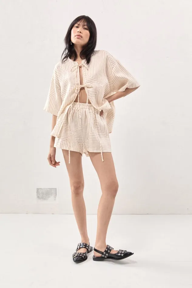 Sets Women VRG GRL Sunny Linen Shorts Juno