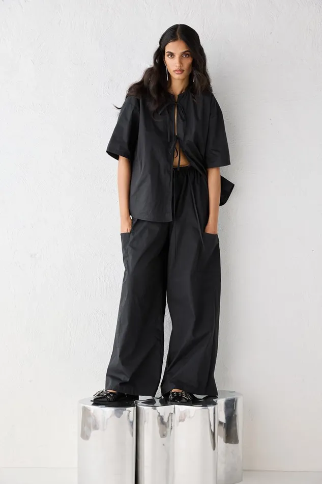 Short Sleeve Women VRG GRL Naomi Smock Top Black Short Sleeve Women VRG GRL Naomi Smock Top Black