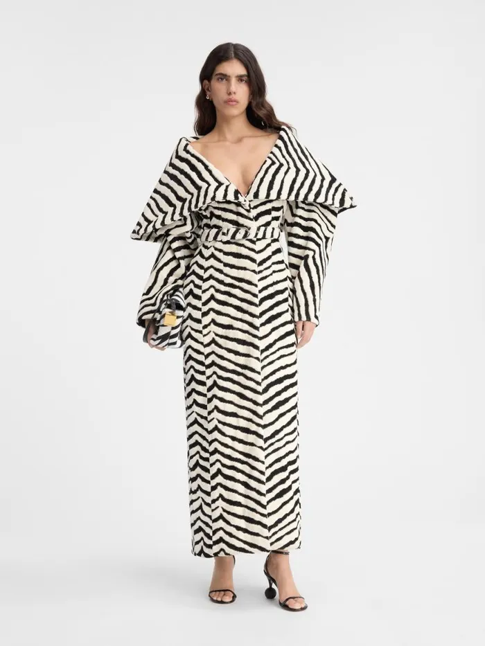 The Caruso Coat Jacquard Zebra Velvelt Black Women JACQUEMUS Coats and Jackets The Caruso Coat Jacquard Zebra Velvelt Black Women JACQUEMUS Coats and Jackets
