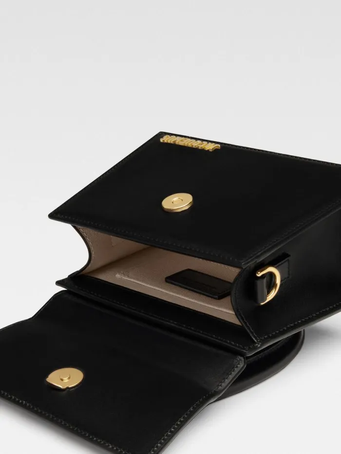 The Medium Chiquito Black Women JACQUEMUS Crossbody and Handbags The Medium Chiquito Black Women JACQUEMUS Crossbody and Handbags