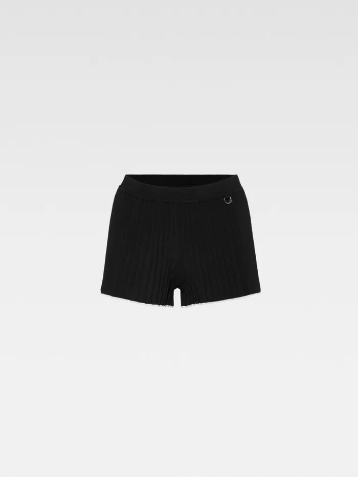 The Pleated Knit Shorts Black Women JACQUEMUS Trousers and Shorts The Pleated Knit Shorts Black Women JACQUEMUS Trousers and Shorts