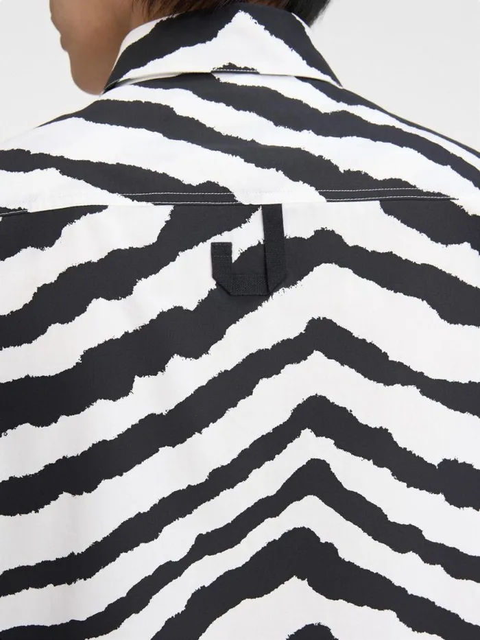 The Simon Shirt Print Zebra White Black Men JACQUEMUS Shirts The Simon Shirt Print Zebra White Black Men JACQUEMUS Shirts