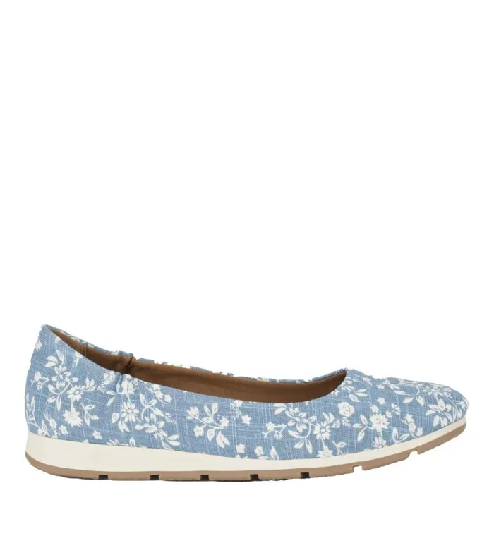 Women Baretraps Flats and Loafers Prim Slip On Bluewhite Flower Canvas Women Baretraps Flats and Loafers Prim Slip On Bluewhite Flower Canvas