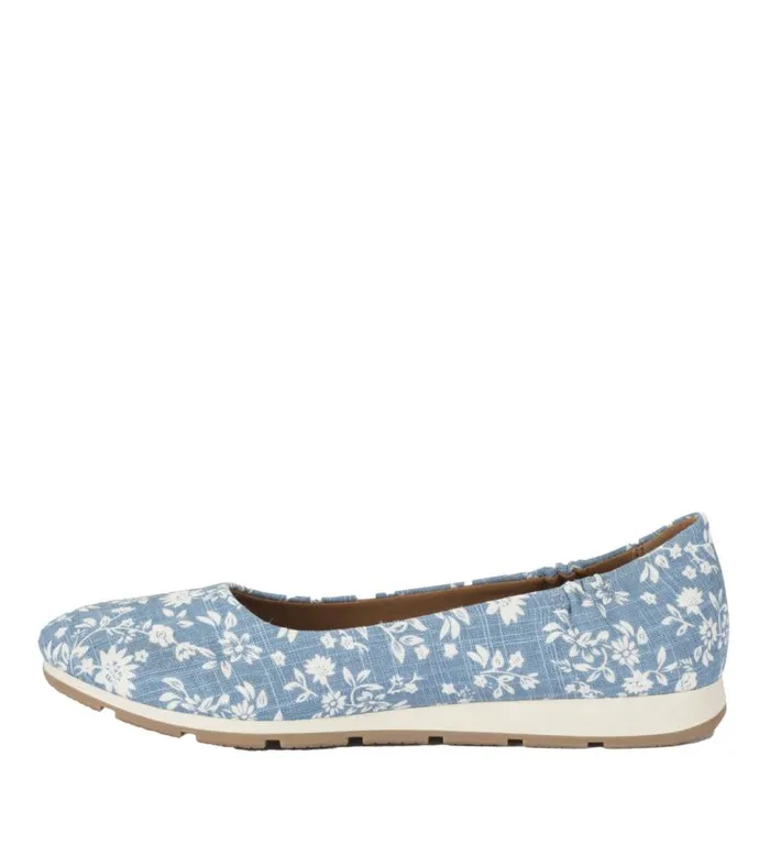 Women Baretraps Flats and Loafers Prim Slip On Bluewhite Flower Canvas Women Baretraps Flats and Loafers Prim Slip On Bluewhite Flower Canvas
