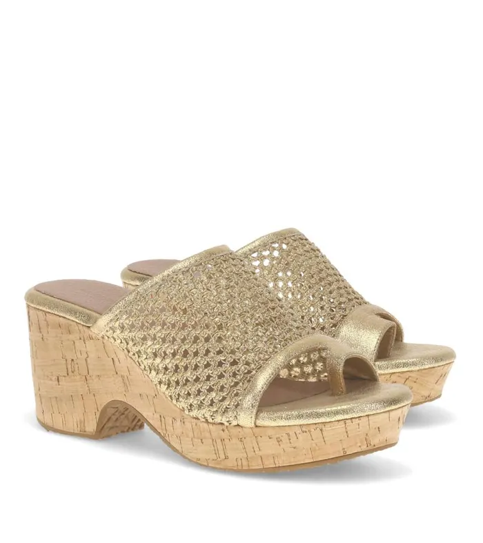 Women Baretraps Wedge Sandals Bethie Wedge Sandal Old Gold Women Baretraps Wedge Sandals Bethie Wedge Sandal Old Gold