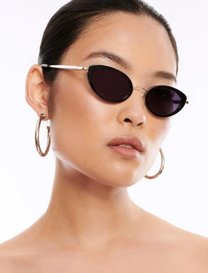 Women BCBG Sunglasses 1994 Oval Classic Sunglasses Goldblack
