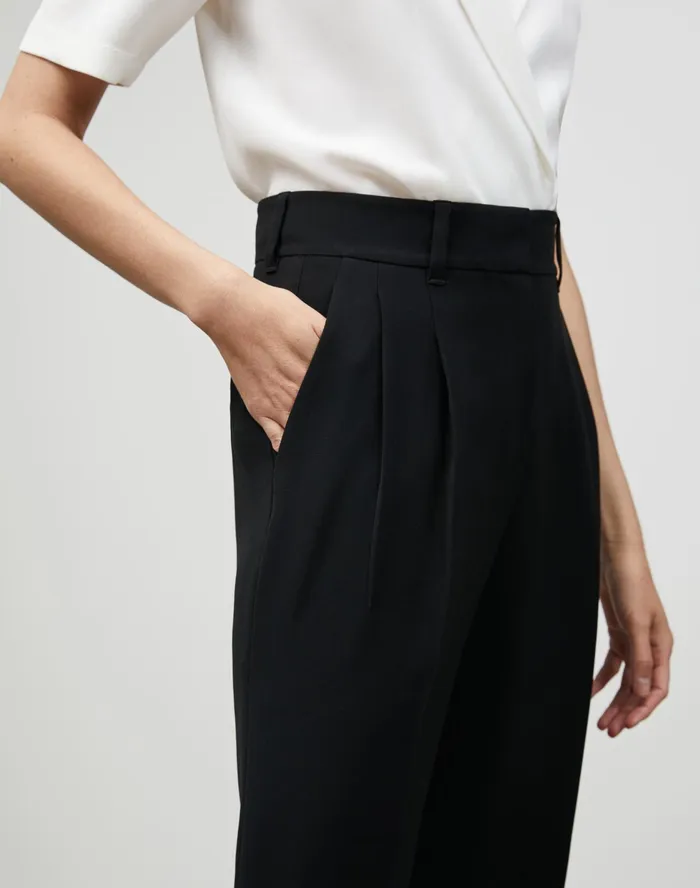 Women Lafayette 148 New York Pants and Shorts PlusSize Finesse Crepe Ellis Pleated Pant Black