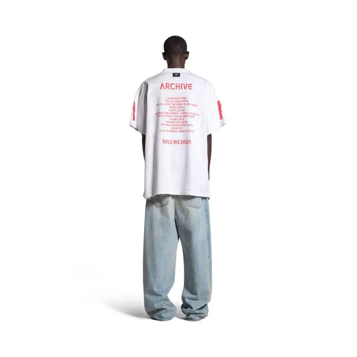 WomenMen Tshirts Balenciaga Balenciaga Music Archive Series Connected Tshirt Oversized In Light Greyred