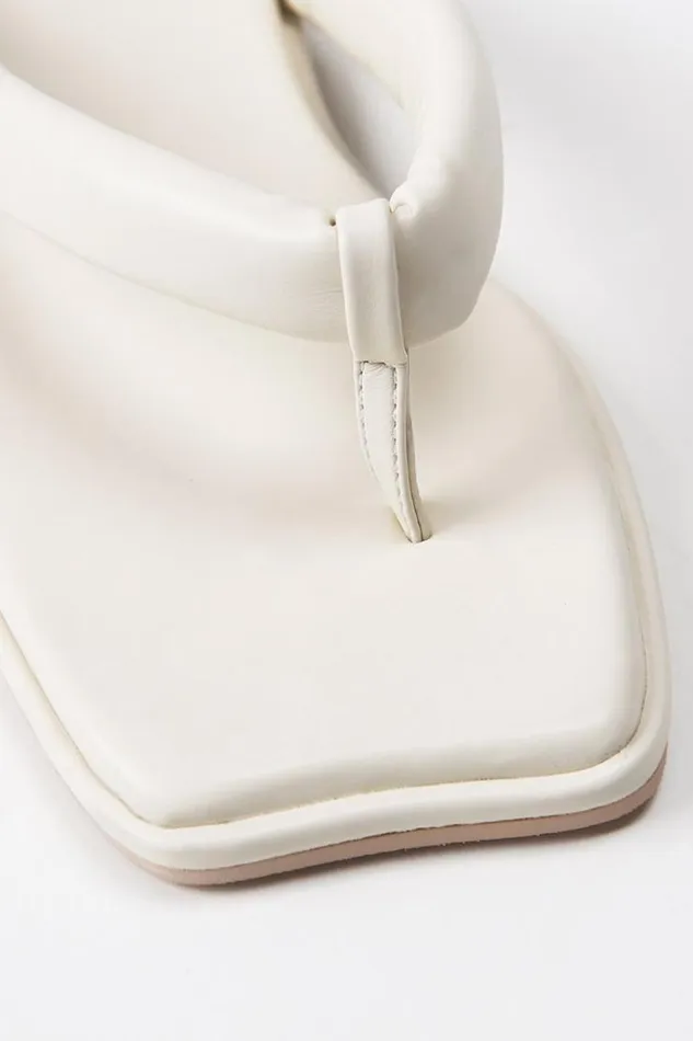 Women Sandals Cupshe Sweetpea Minimalist Thong Sandals White