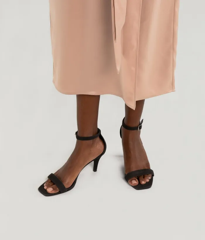 Women Viola Vegan Heels Black Matt and Nat Heels